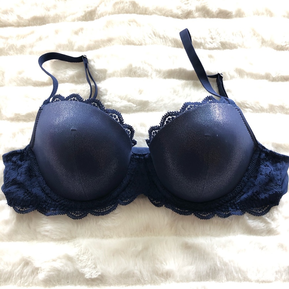 VICTORIA’S SECRET navy lightly lined demi bra